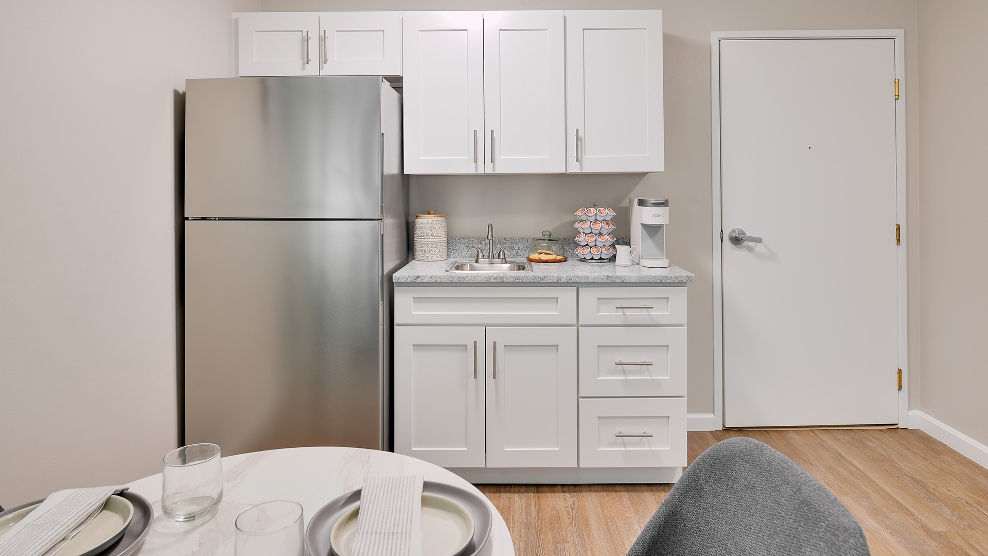 Holiday Summer Place apartment kitchenette